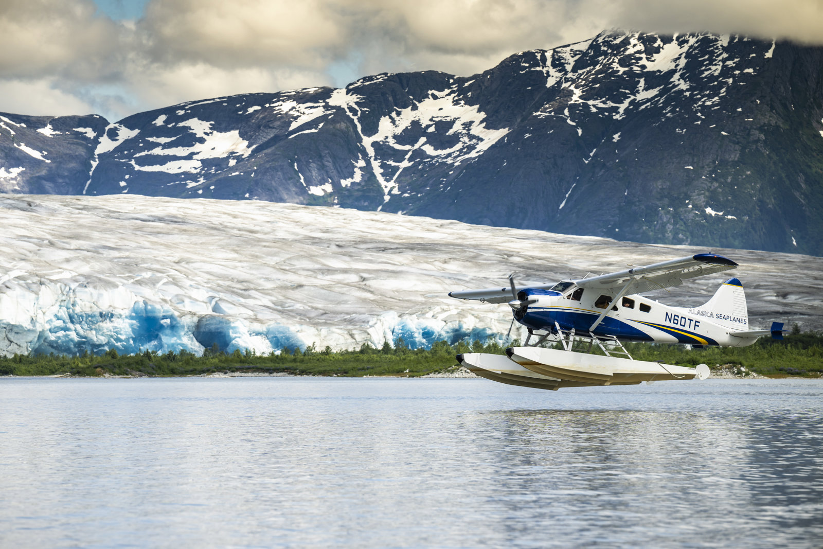 Norris Glacier Seaplane, Paddle and Hike Experience