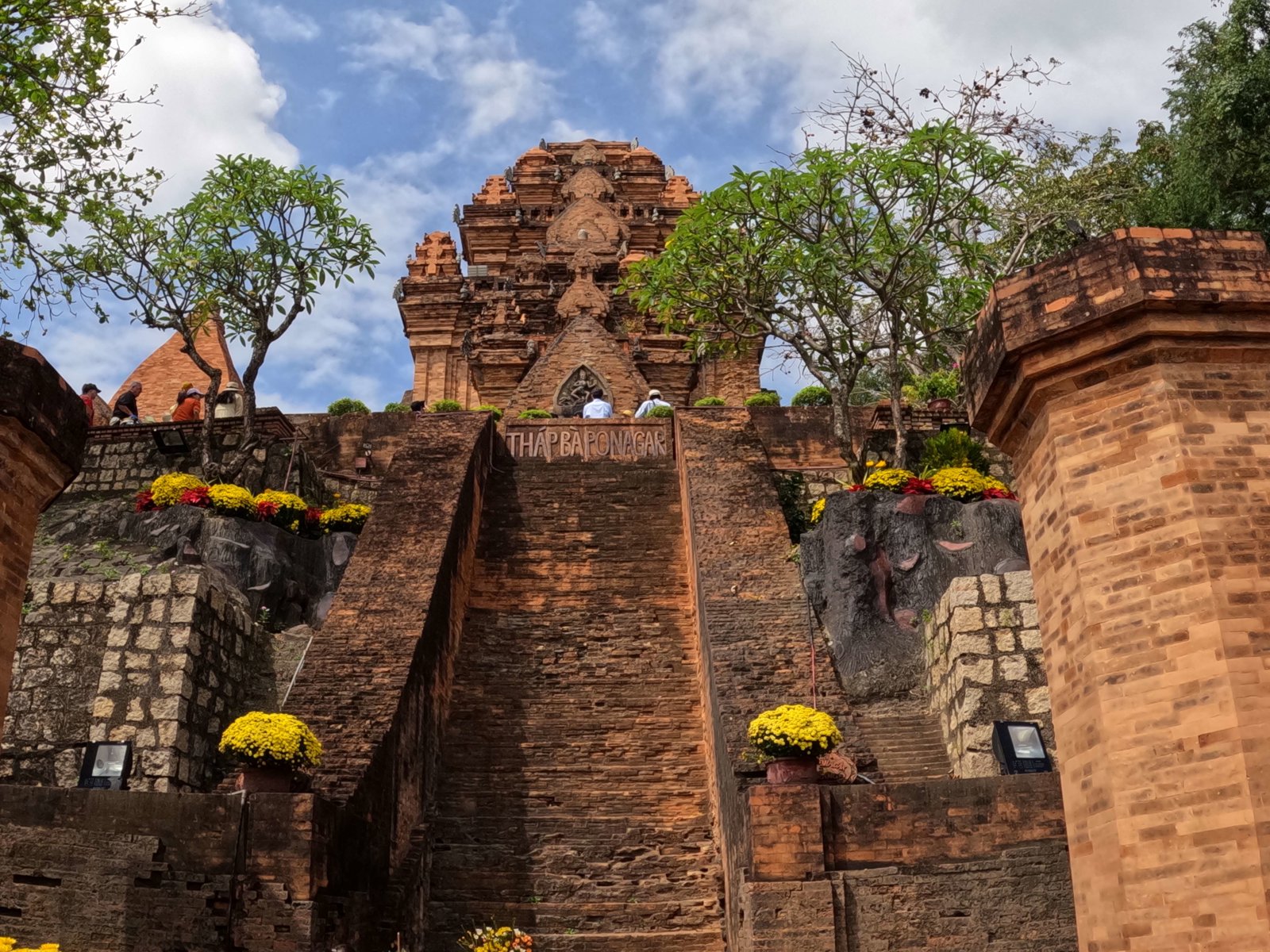 The Best of Nha Trang: Pagoda, Market and Troung Son Village