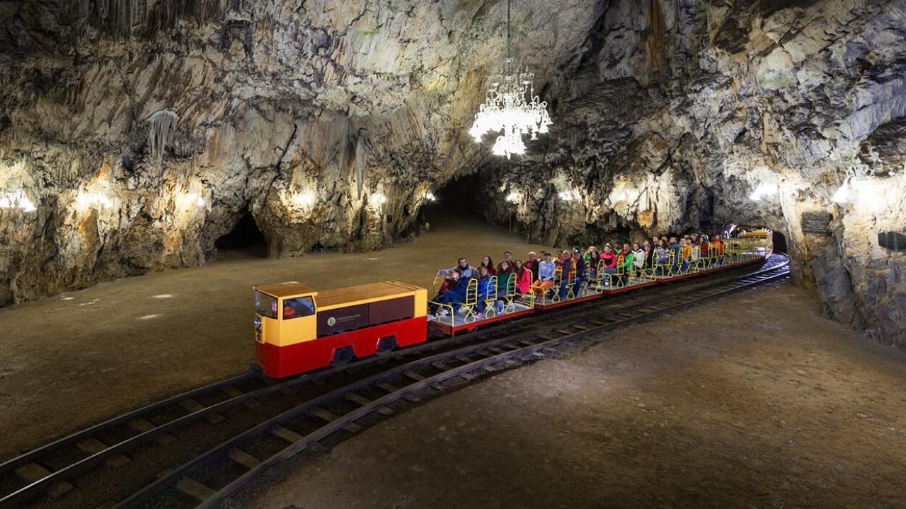 Private Ljubljana and Postojna Cave Discovery