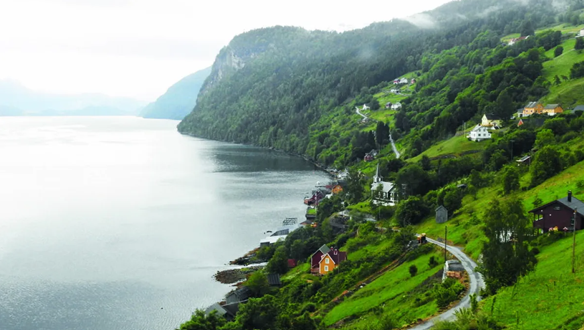 The Best of Nordfjordeid by Bus - 2 Hour Tour