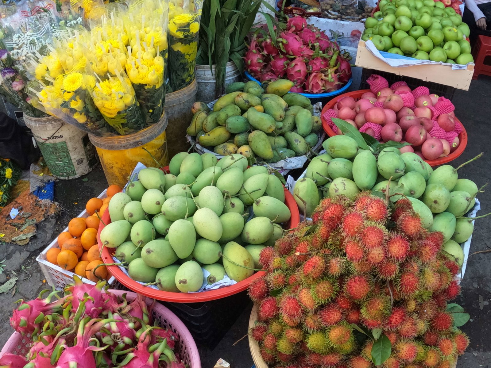 Private Discover Vung Tau Culture and Food by Pedicab