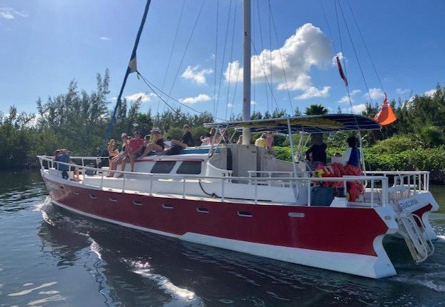 Catamaran Getaway - Stingray City, Starfish Point and Beach Time
