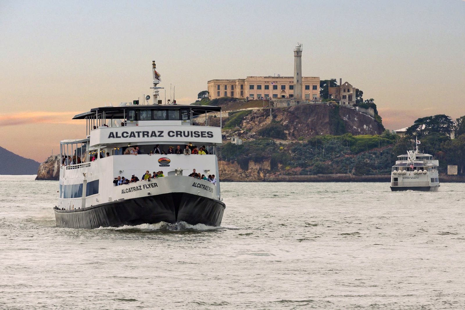 The Famous Tour and Alcatraz: San Francisco Experience by Land and Sea
