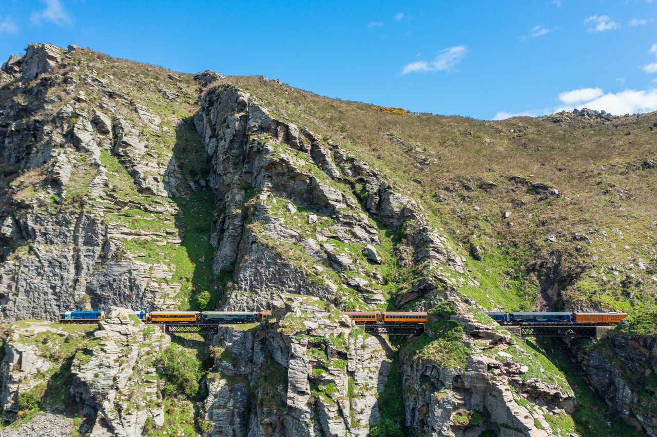 Taieri Gorge Rail Adventure with Dunedin Scenic City Tour