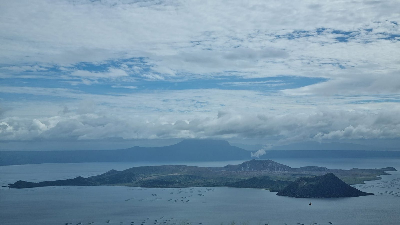 Private Tagaytay Panorama Escape: Farm, Art and Volcano Views Tour