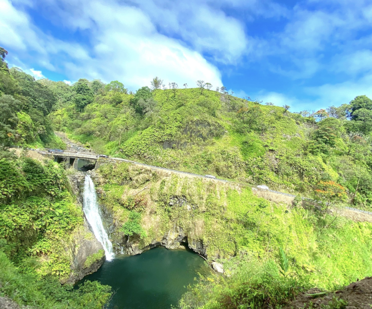 The Ultimate Road to Hana Experience – Waterfalls, Black Sand Beach and Turtles