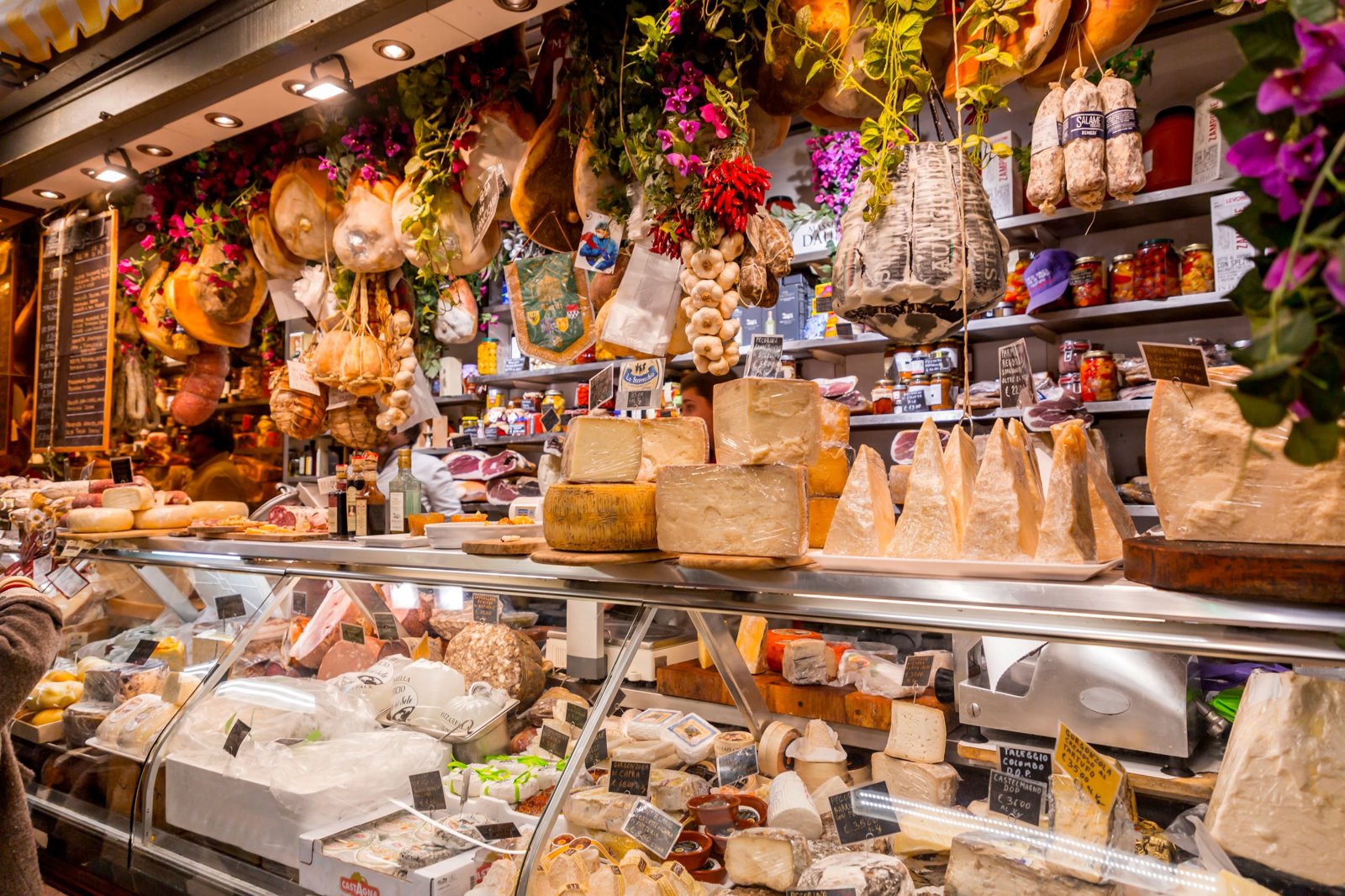 Taste of Tuscany: San Lorenzo Market, Wine and gelato!