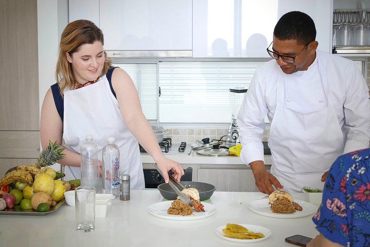 Private Market Day and Cooking Class with a Local