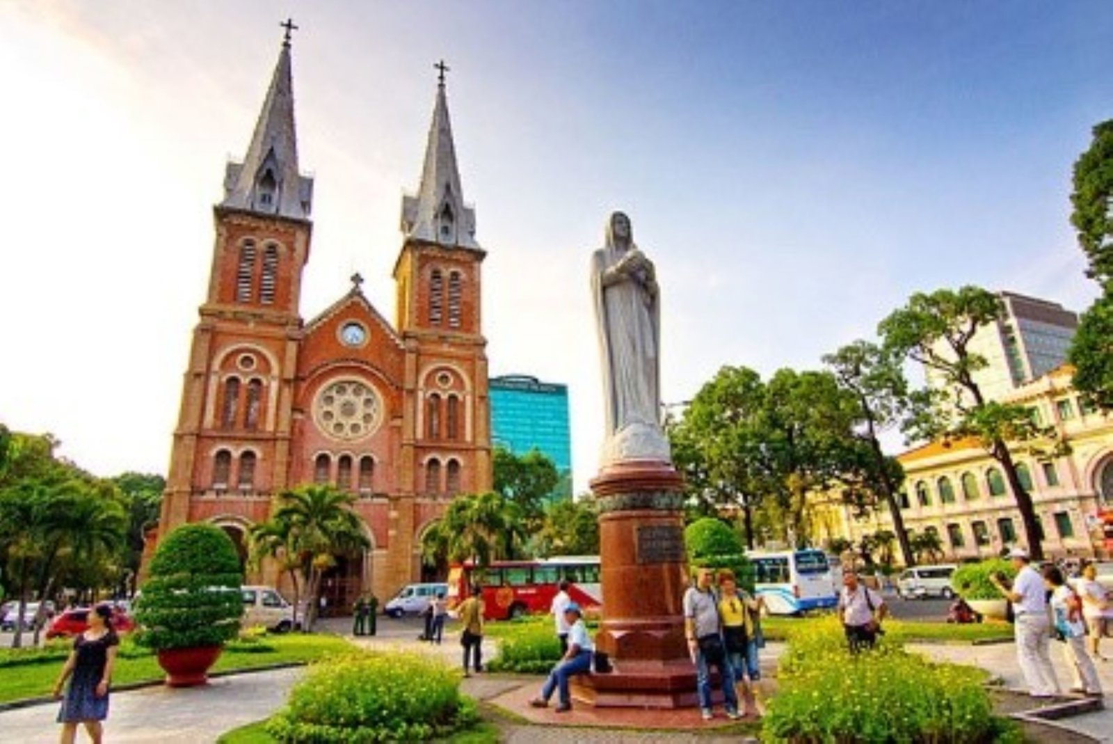 Private Ho Chi Minh City Highlights and Local Market Experience