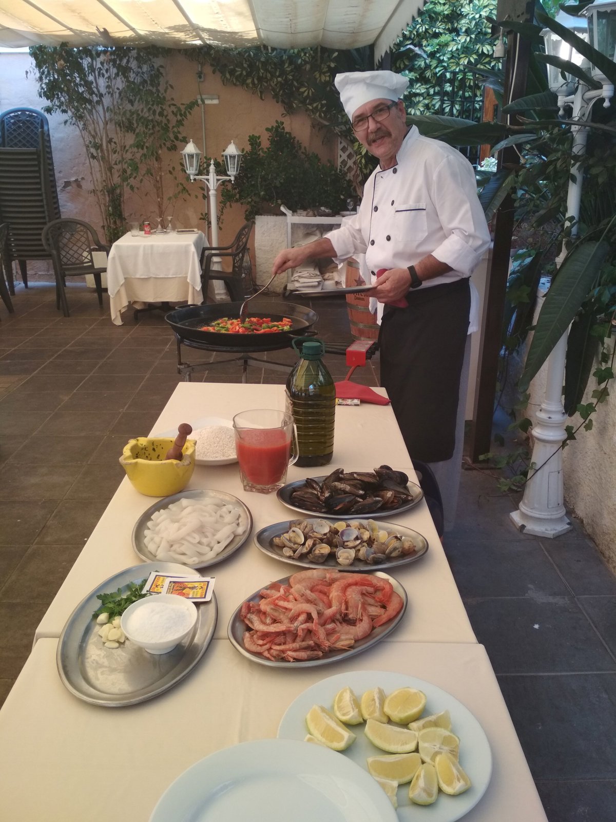 Uncover the Secrets of Paella