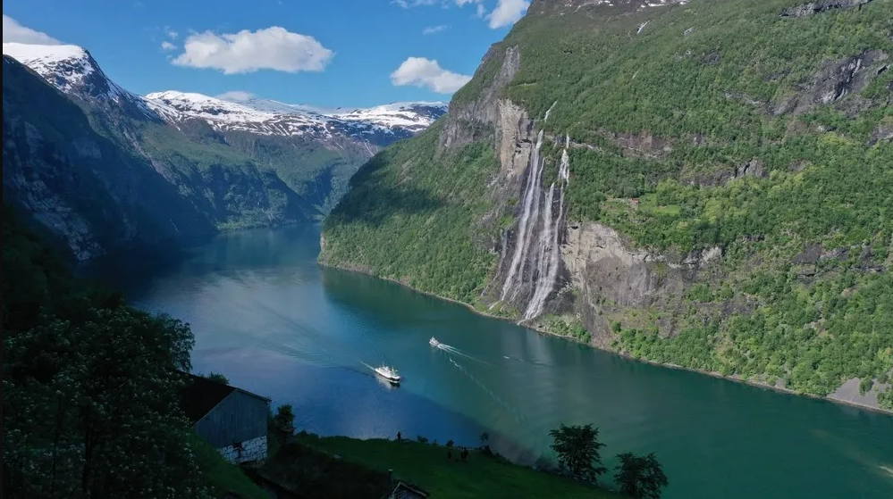 Scenic Bus Ride from Nordfjordeid and Sightseeing Boat on the Geirangerfjord 