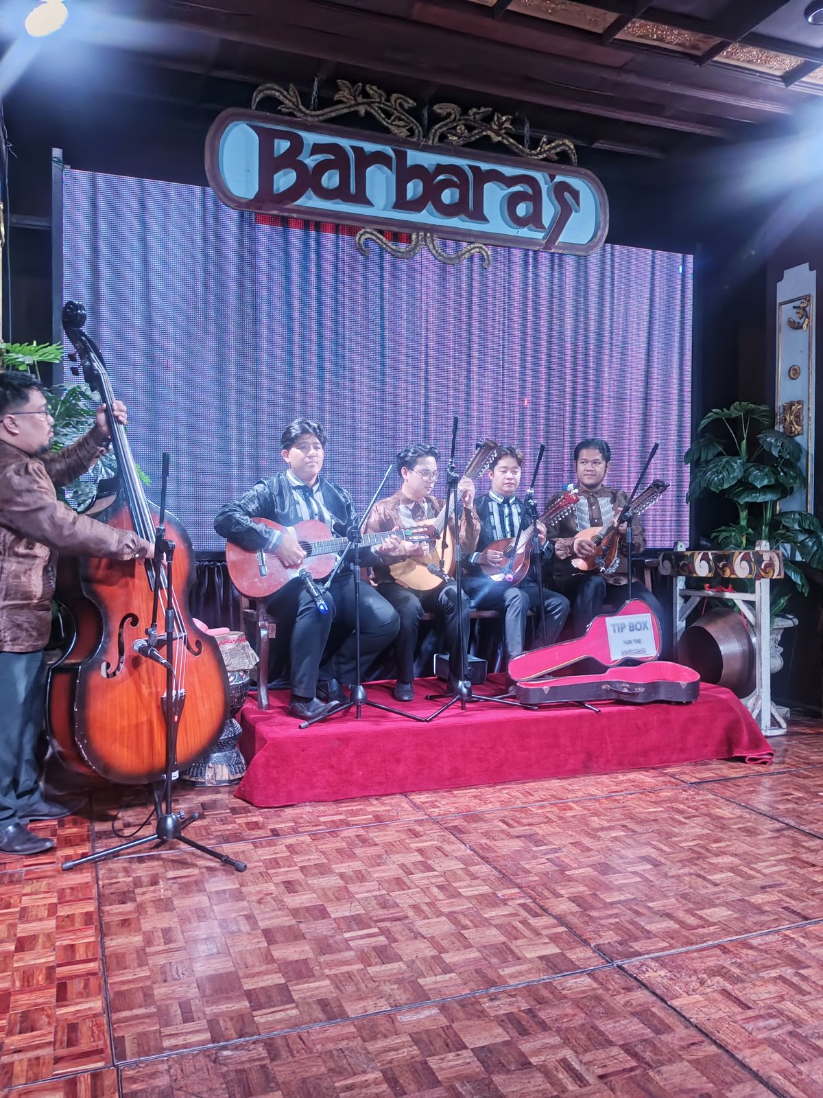 Private Magical Manila Night: Culture, Cuisine and Fiesta Rhythms
