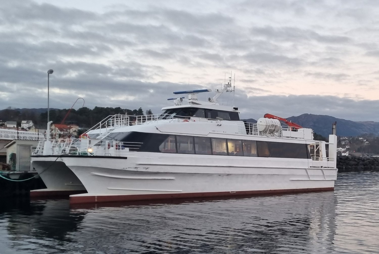 Geirangerfjord Sightseeing Boat Tour from Hellesylt  