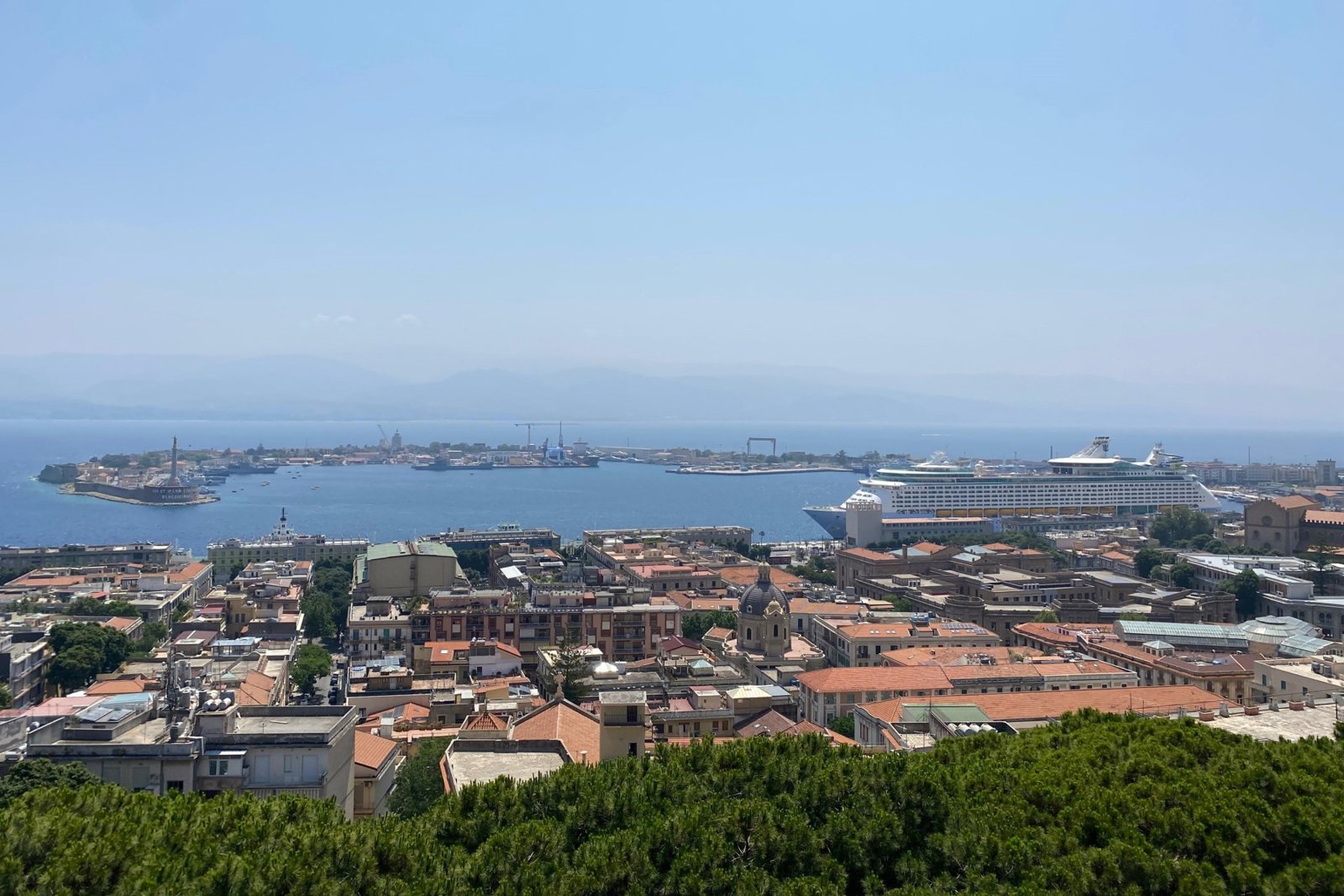 Messina Historic Center and Sicilian Winery Experience with Panoramic Strait Views