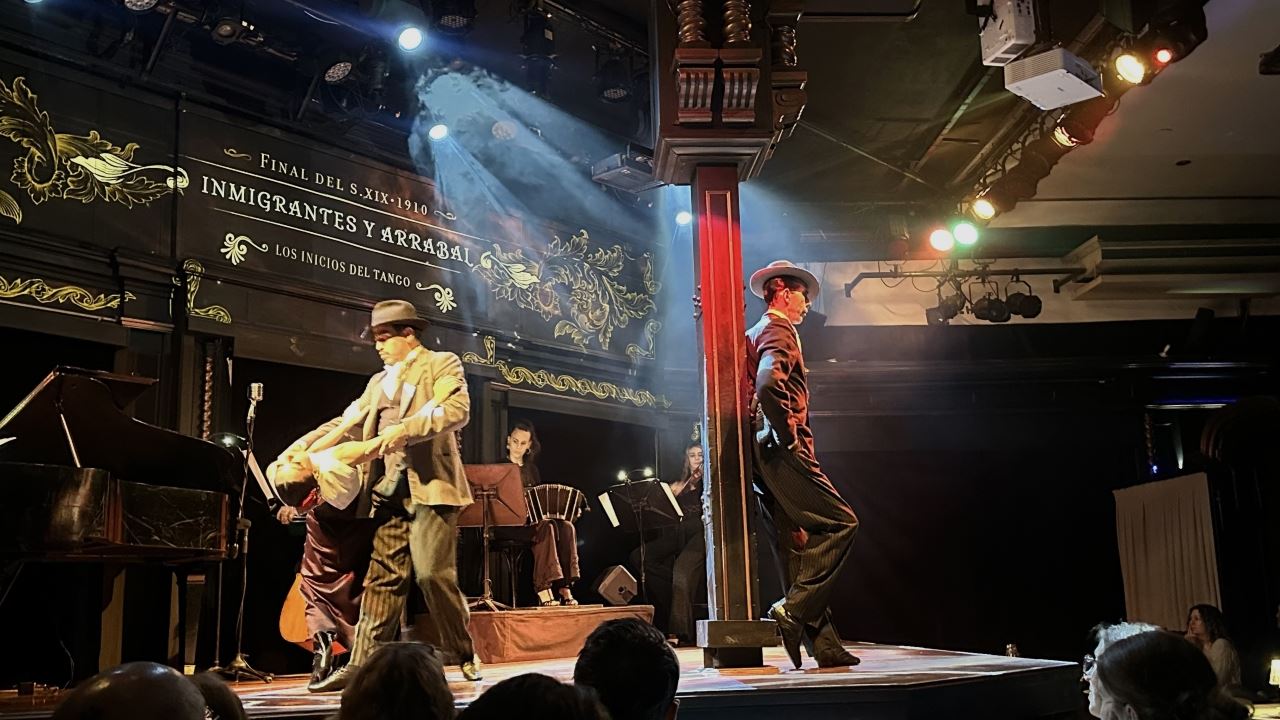 Buenos Aires Tango Night: Dinner and Show in Historic San Telmo