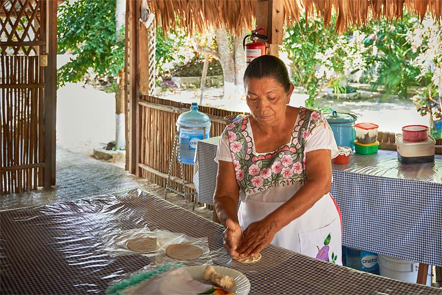 Seven Color Lagoon and Mayan Home Visit