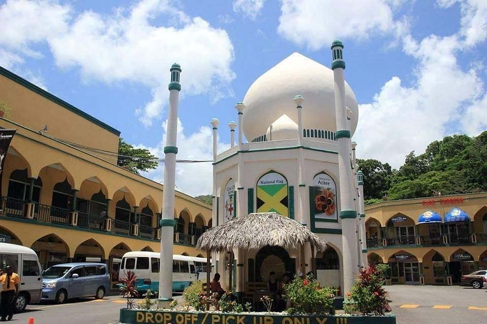 Falls, Fun and Finds: Ocho Rios and Dunn’s River and lunch!