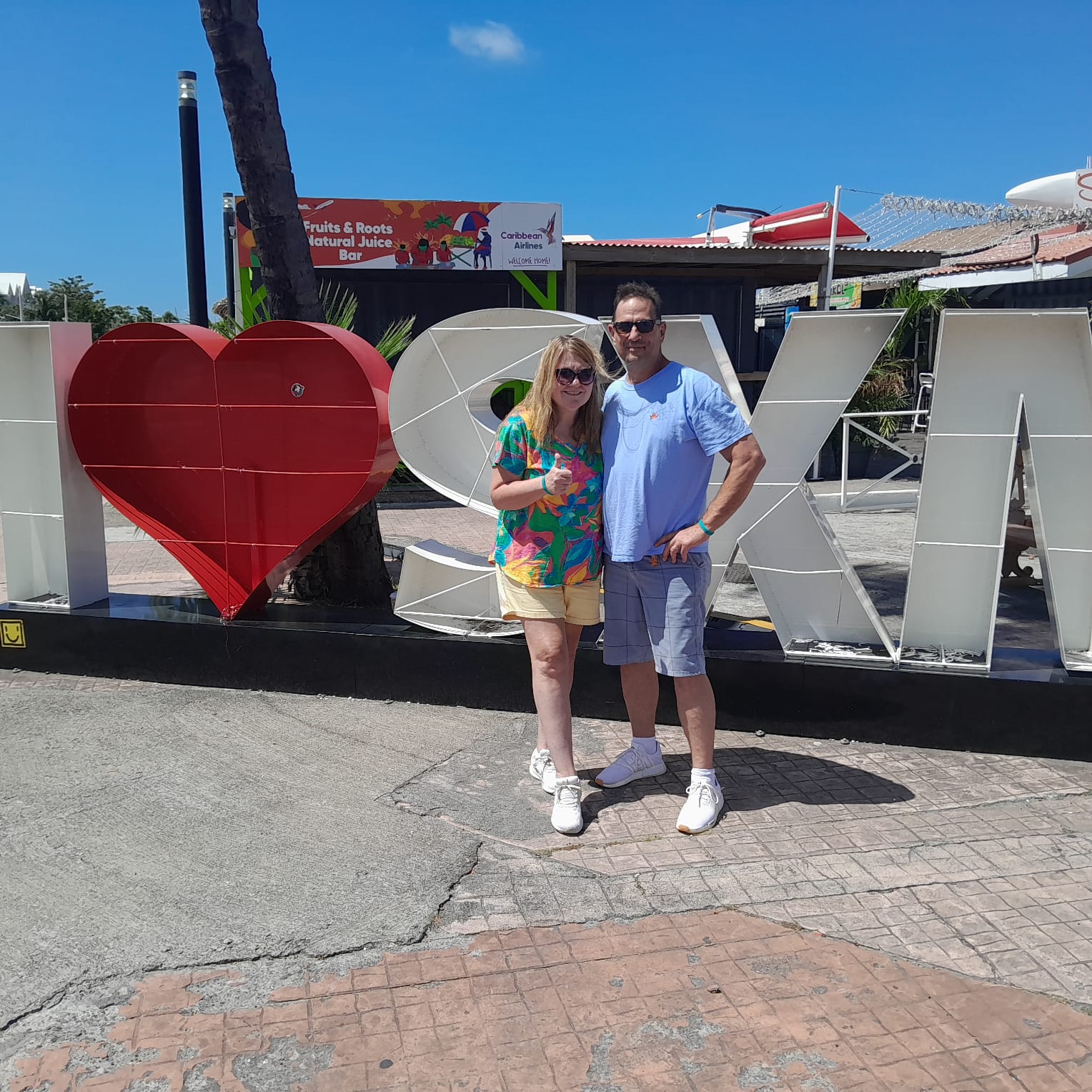 Explore the Best of Sint Maarten / Saint Martin!