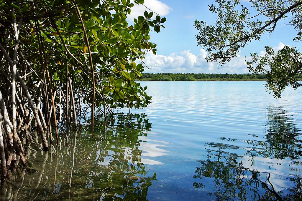 Seven Color Lagoon and Mayan Home Visit