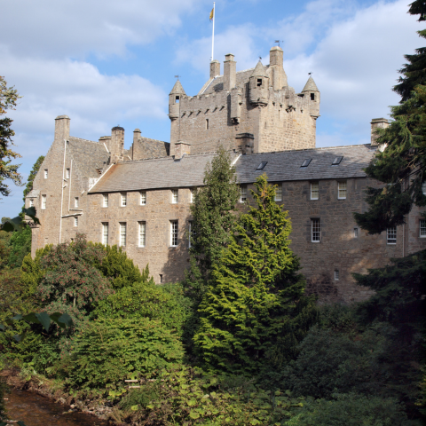  Highland Trio: Inverness City, Cawdor Castle plus Whiskey Distillery Tour