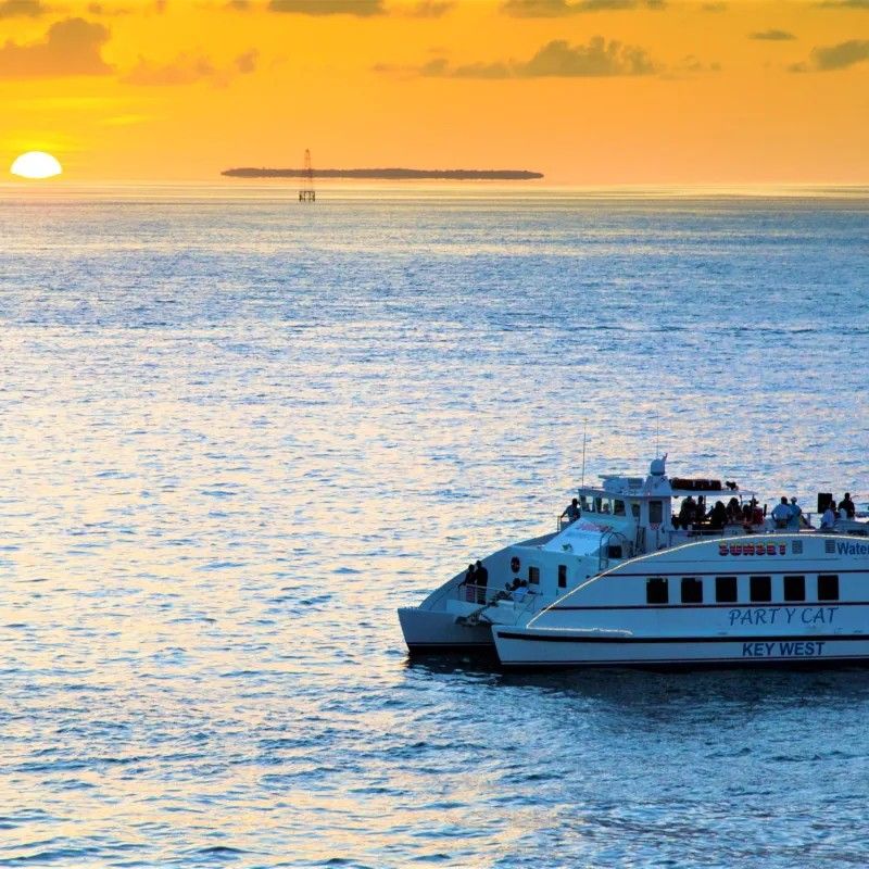 Sunset Sips and Island Vibes: Key West Dinner Cruise