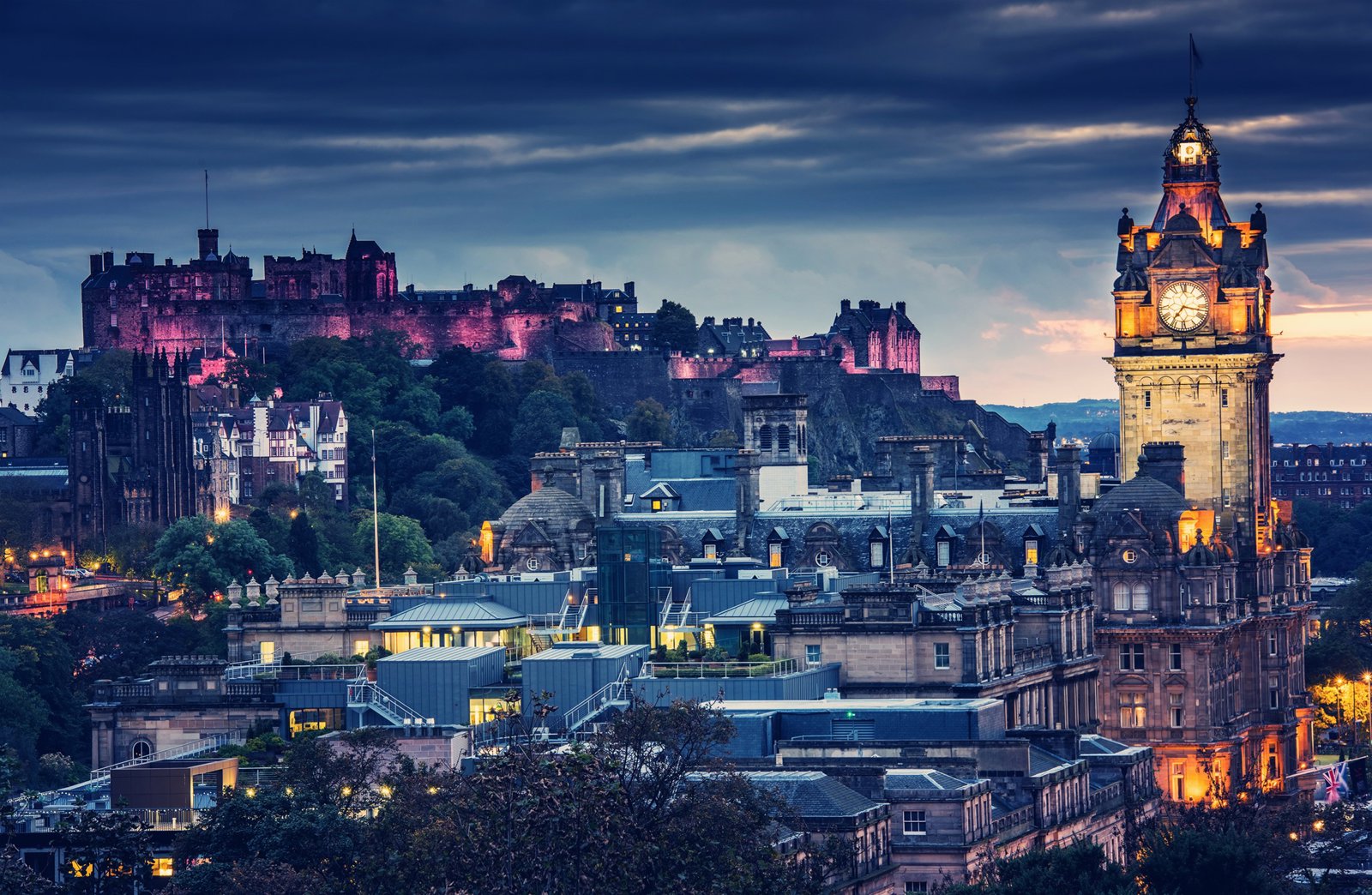 Royal Edinburgh: A Scenic Overview