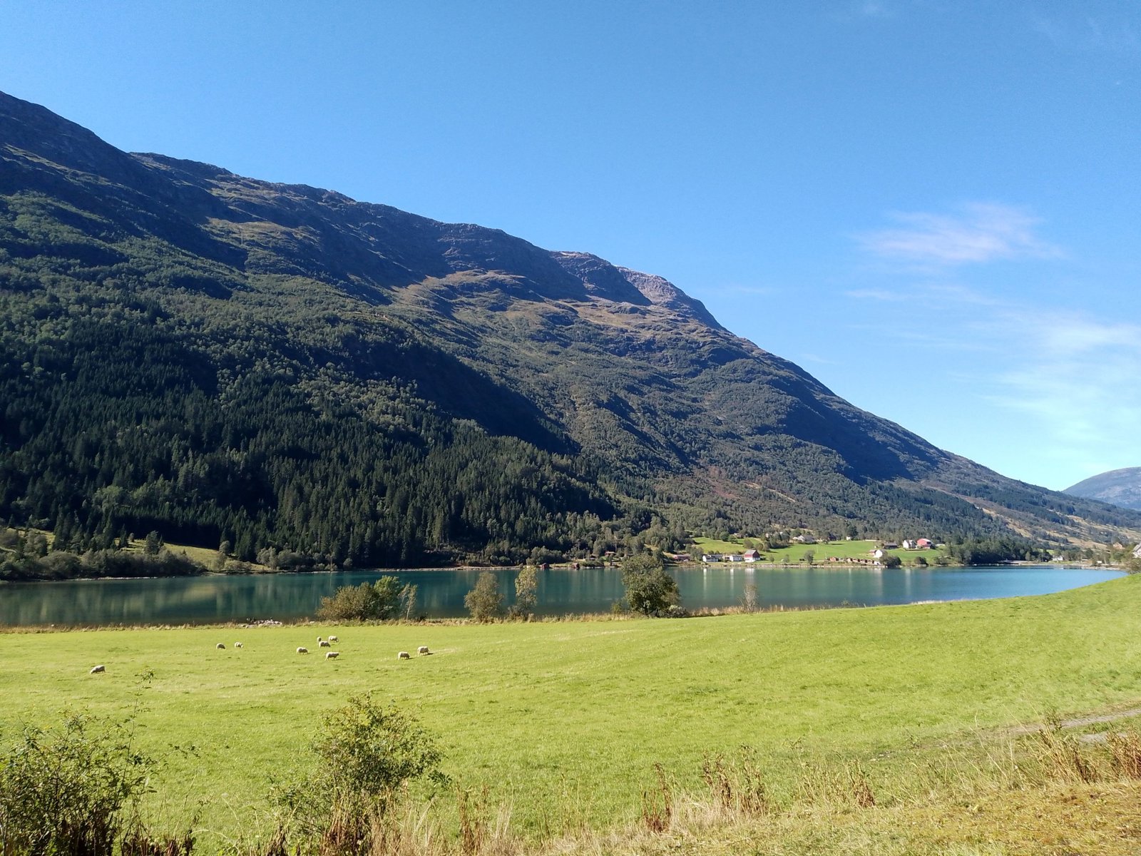 Two Lakes and a Glacier – A Scenic Journey Through Norway’s Fjord Paradise