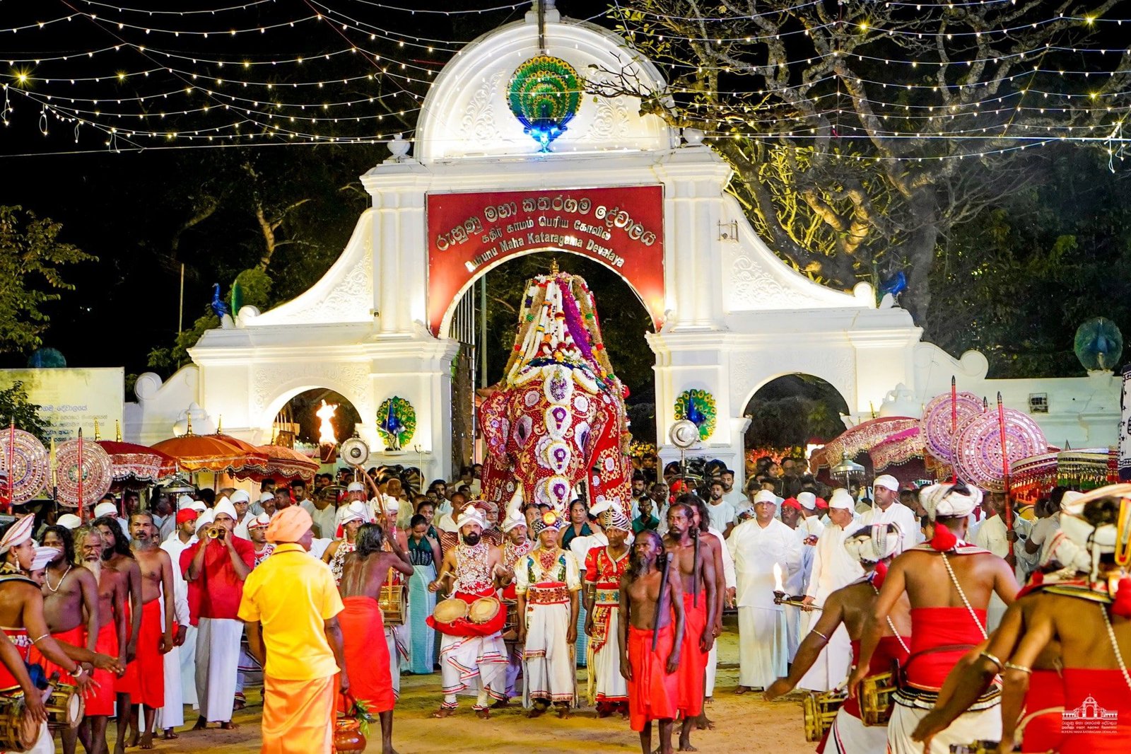 Private Yala National Park and Kataragama Temple Visit Plus Lunch