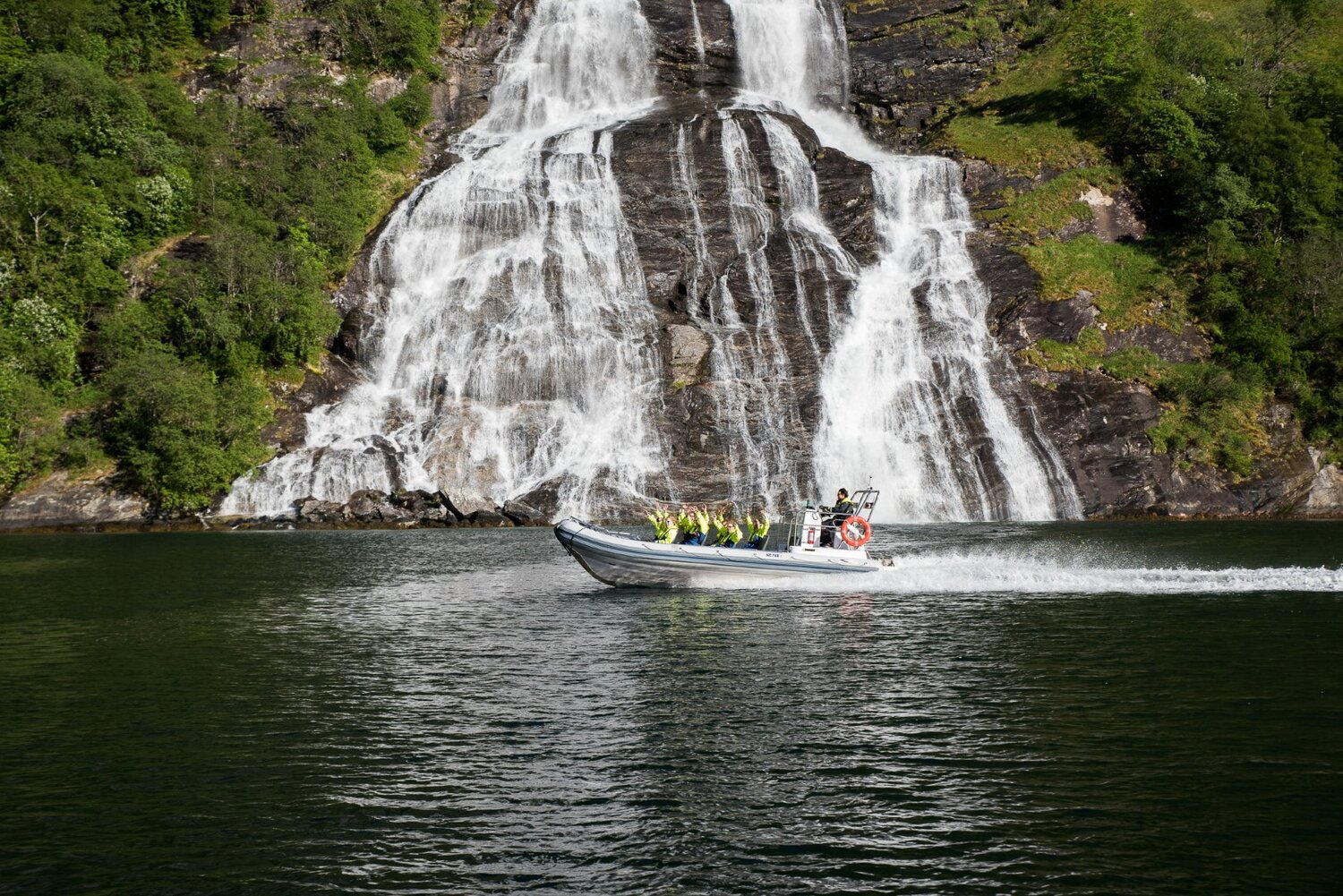Fjordsafari RIB Geiranger - From Hellesylt 