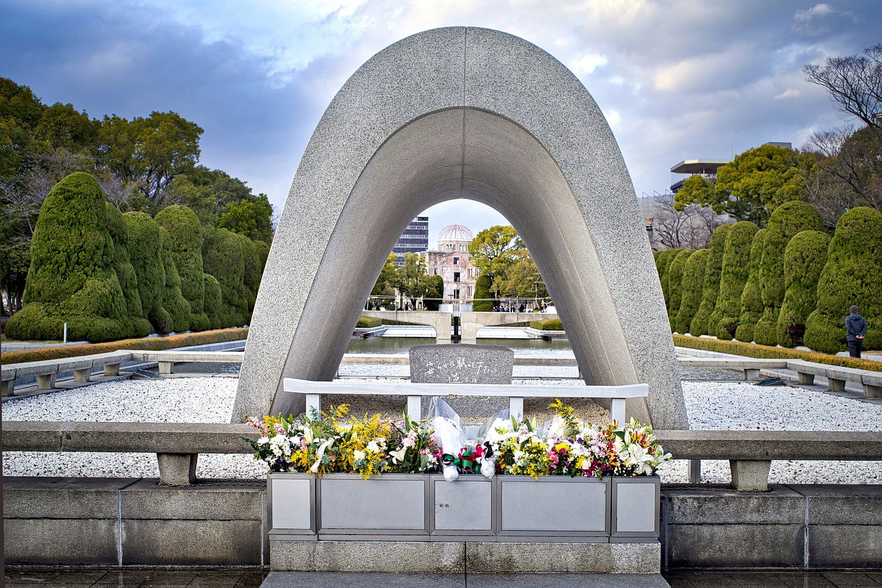 Private Itsukushima Shrine and Hiroshima Peace Sites