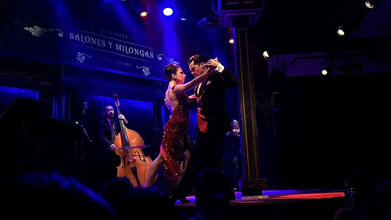 Buenos Aires Tango Night: Dinner and Show in Historic San Telmo