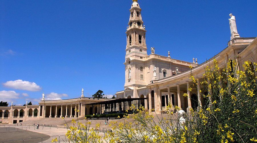 Private Lisbon City Tour: Alfama, Riverfront and Discoveries