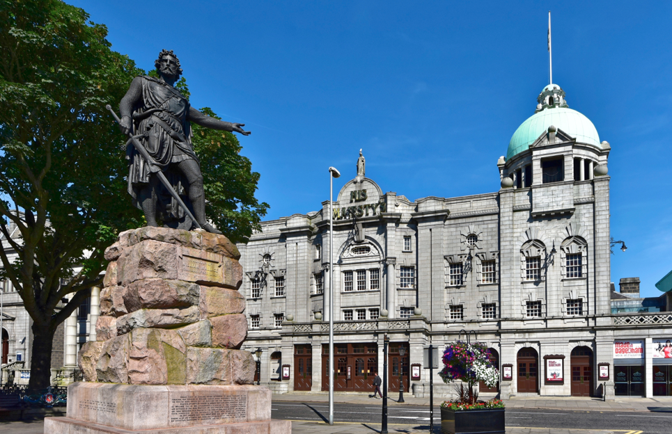 Granite and Gothic: Aberdeen Walking Tour