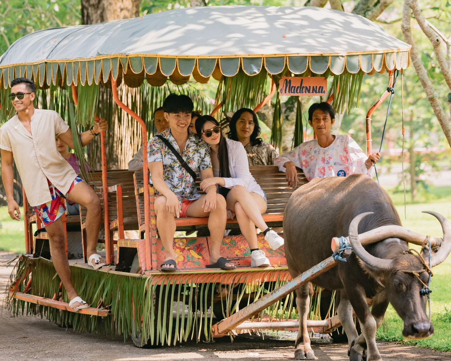 Private Villa Escudero Day Experience: Culture, Nature and Waterfalls Dining