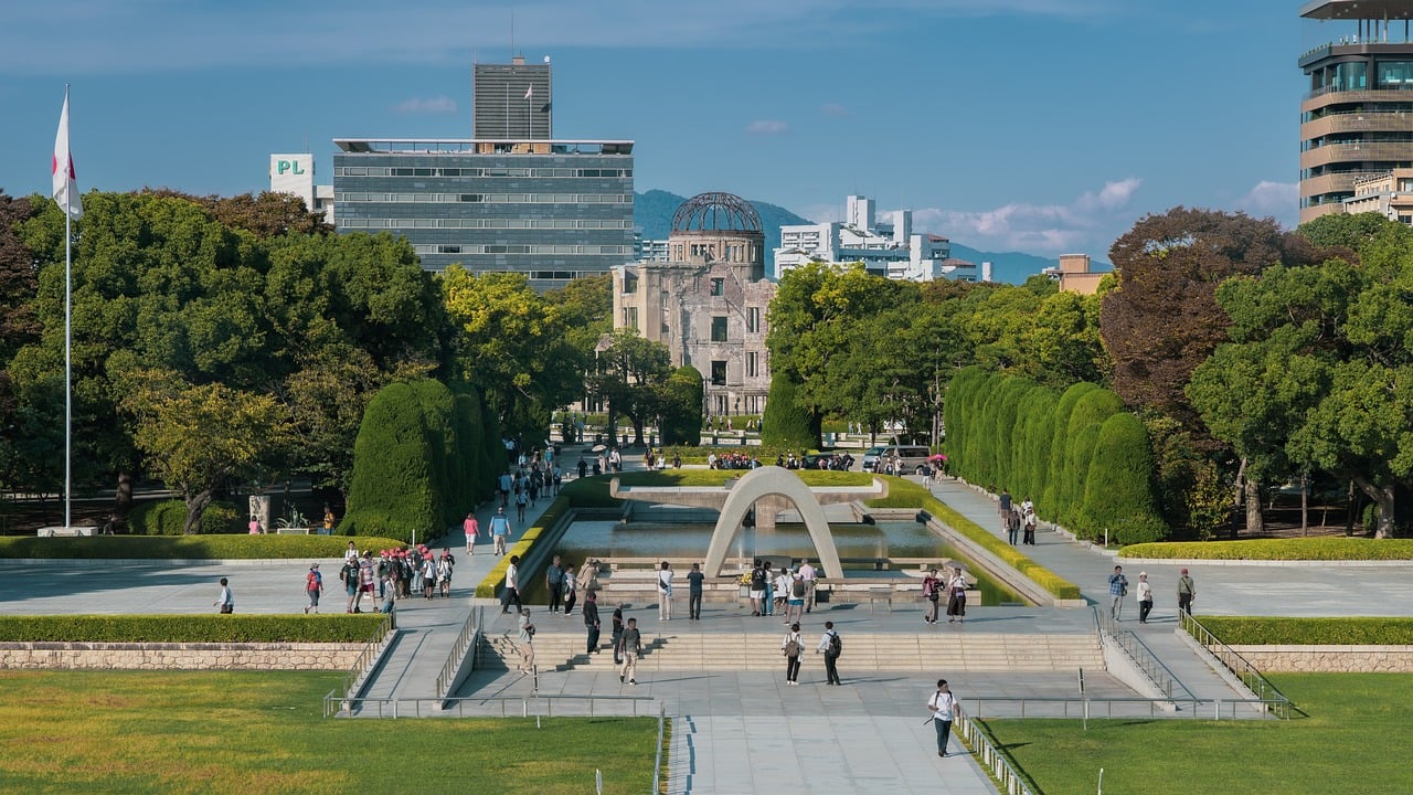 Private Tour: Hiroshima Heritage and Miyajima Island (Peak season)