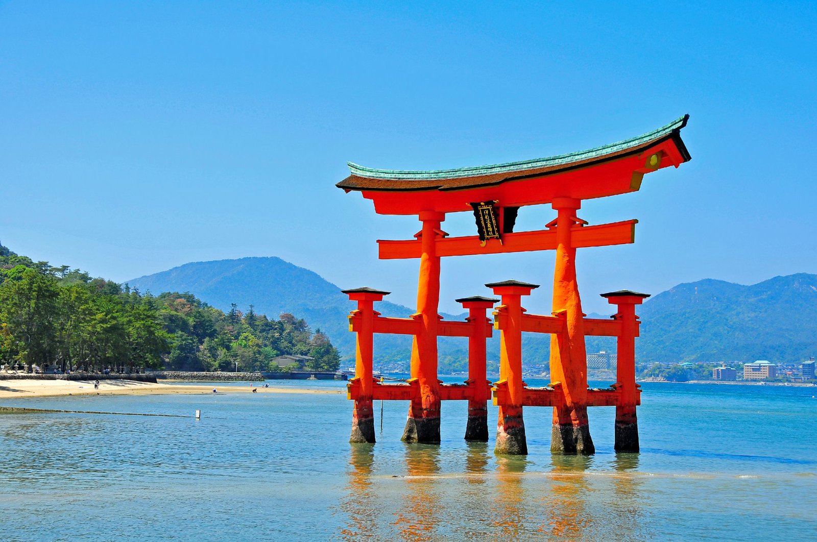 Private Itsukushima Shrine and Hiroshima Peace Sites