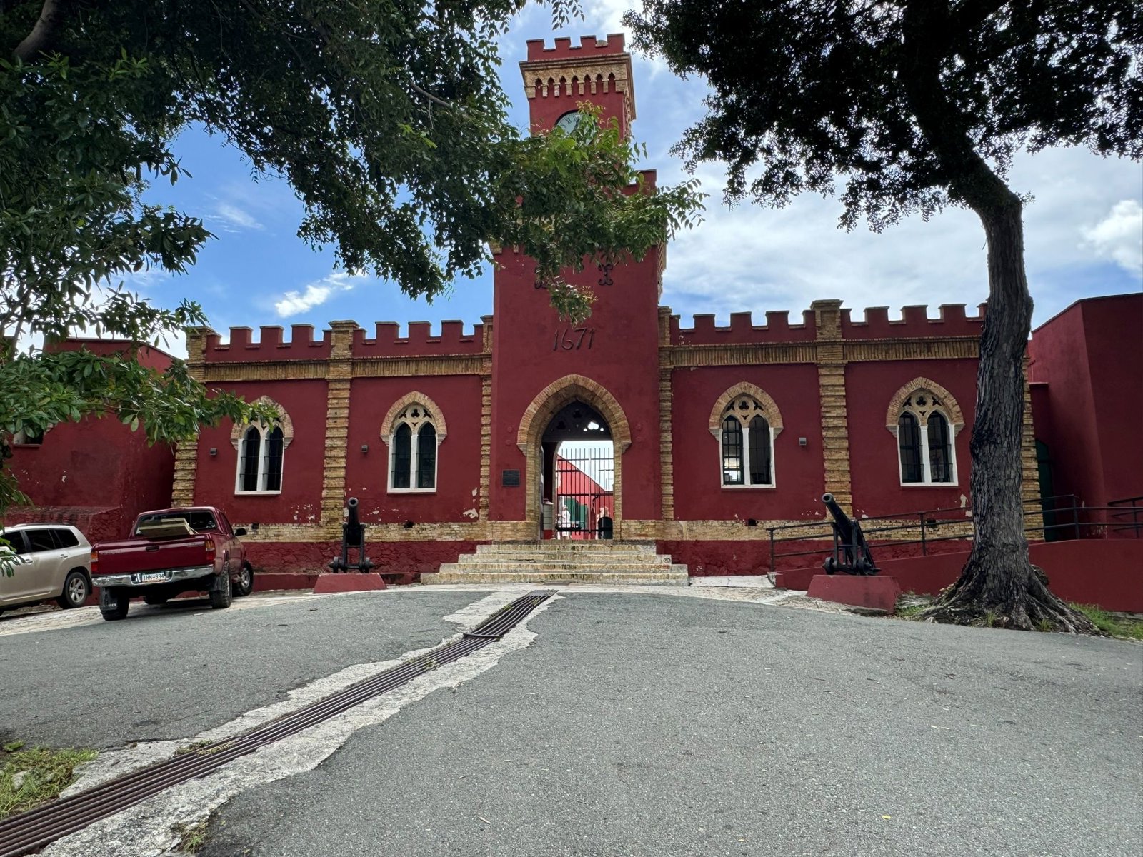 Haunted Fort Christian: Ghosts, Dungeons and Dark History Tour