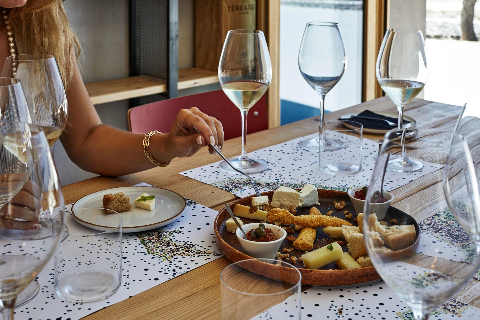 Private Santorini to Thirasia: Caldera Views, Timeless Villages and Boutique Wine Experience