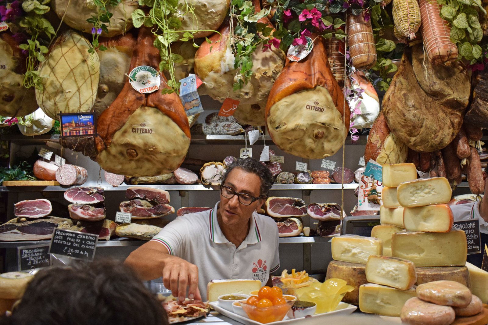 Taste of Tuscany: San Lorenzo Market, Wine and gelato!