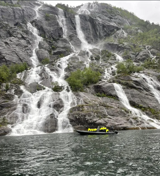 Adventure RIB Boat in Nordfjordeid